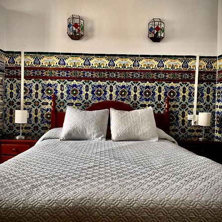 סביליה Hostal Lis מראה חיצוני תמונה