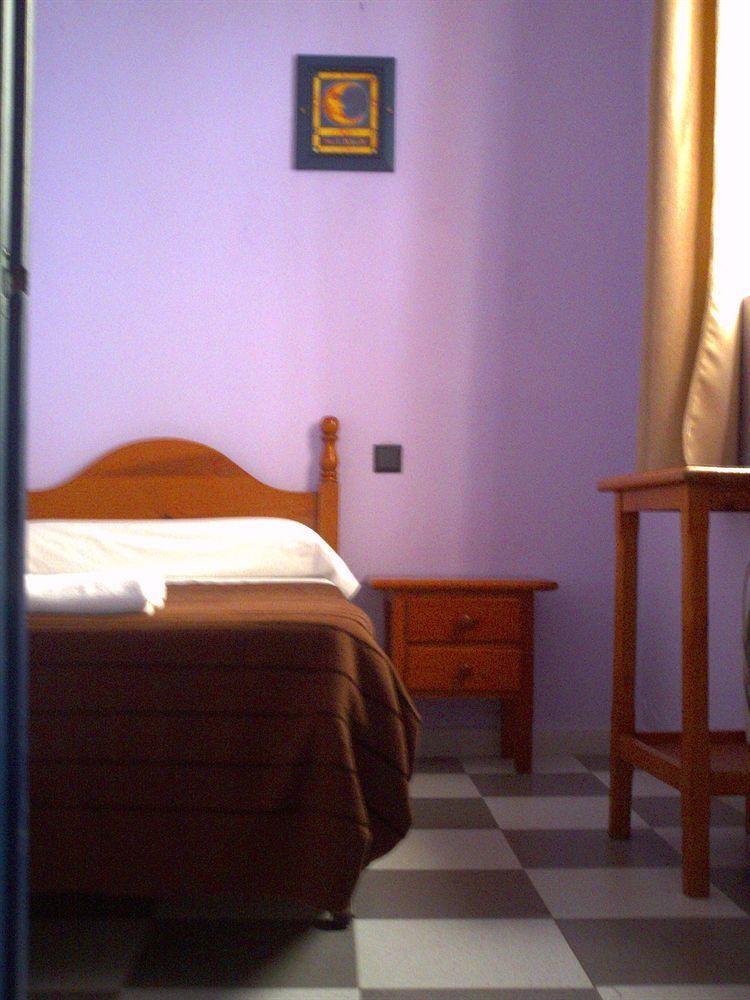 סביליה Hostal Lis מראה חיצוני תמונה