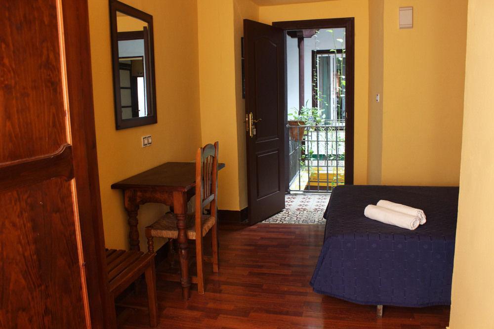 סביליה Hostal Lis מראה חיצוני תמונה