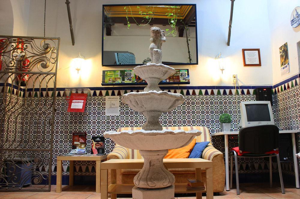 סביליה Hostal Lis מראה חיצוני תמונה