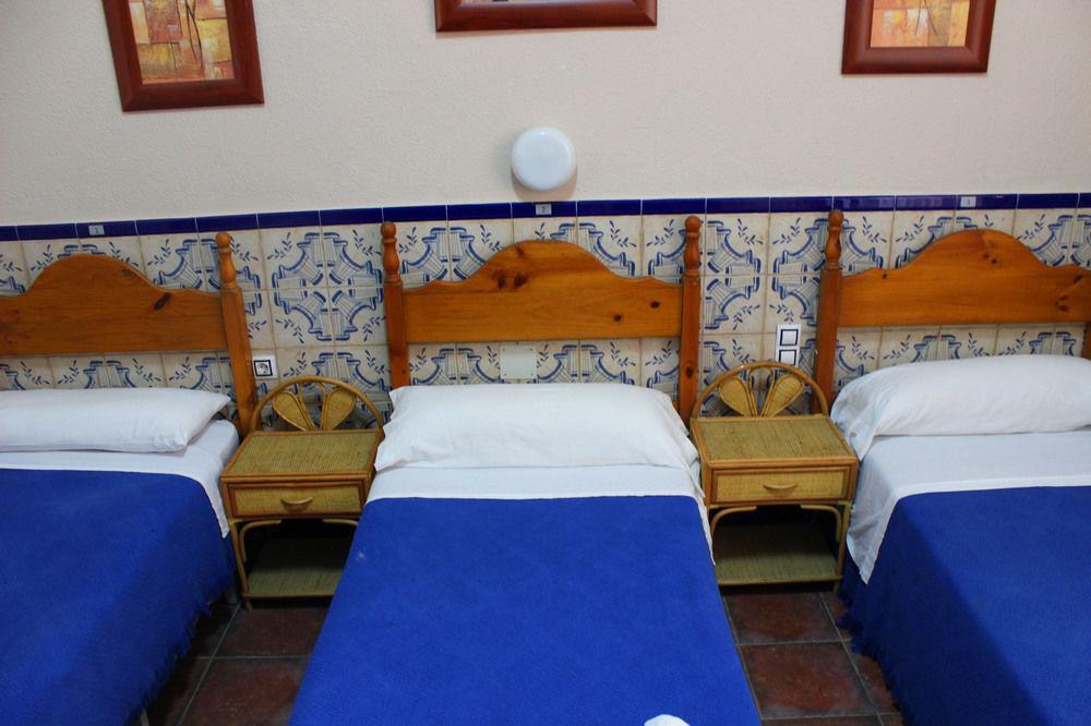 סביליה Hostal Lis מראה חיצוני תמונה
