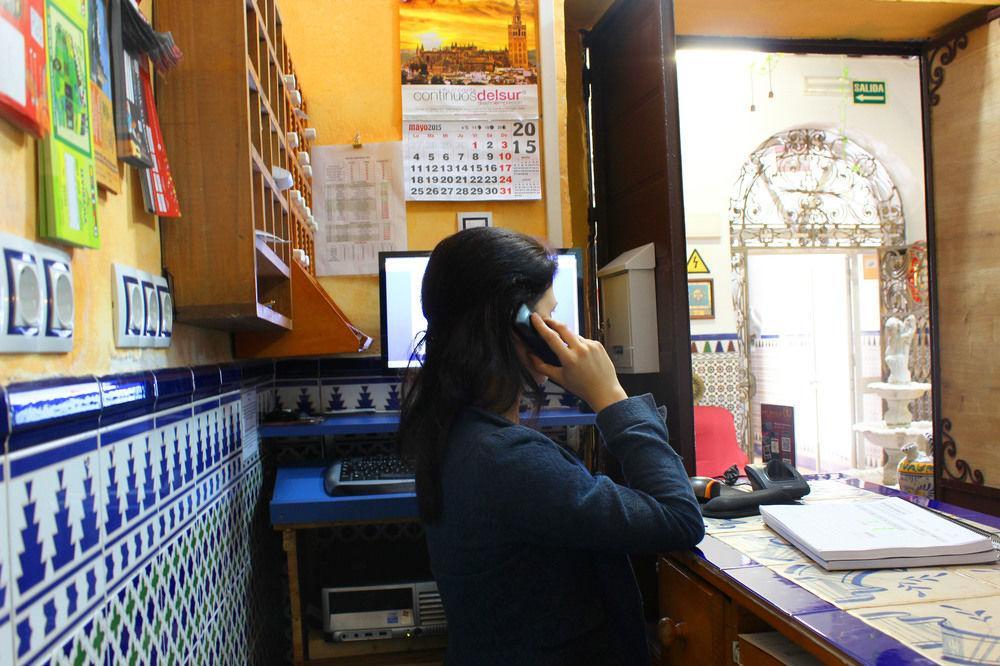 סביליה Hostal Lis מראה חיצוני תמונה