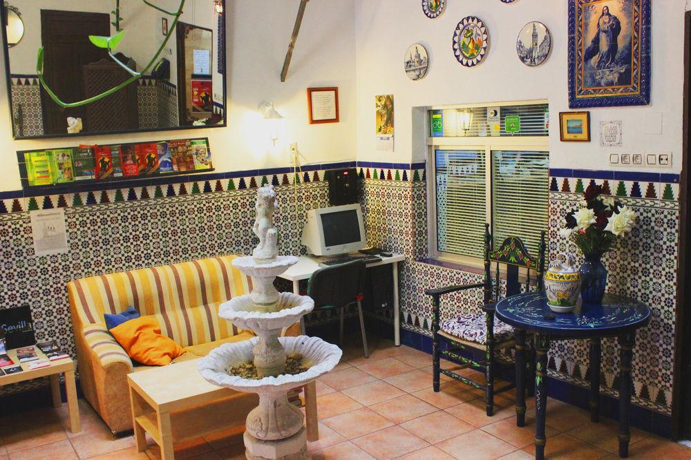 סביליה Hostal Lis מראה חיצוני תמונה
