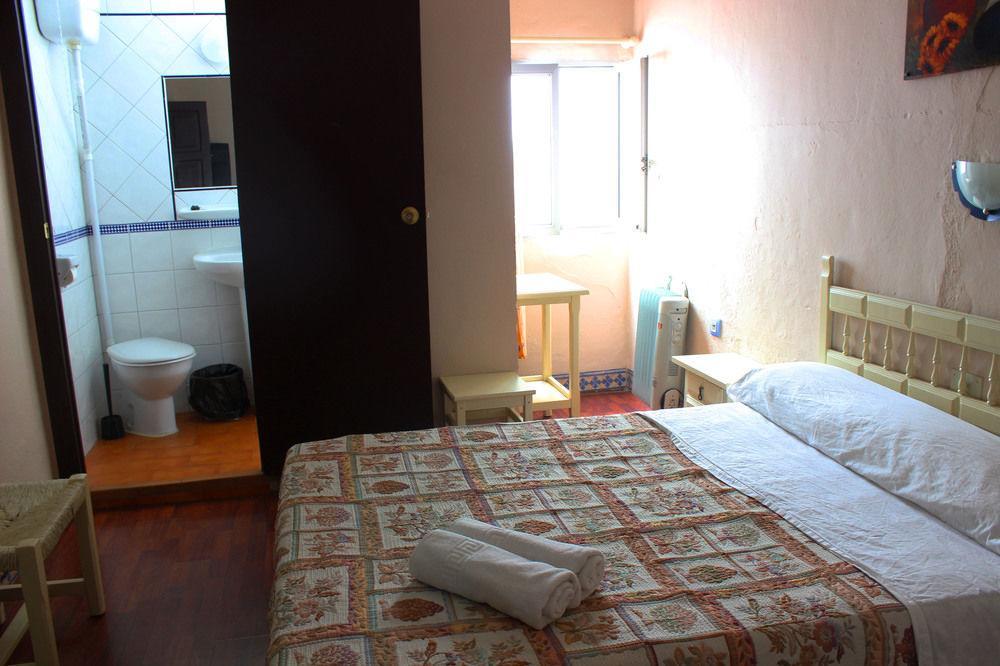 סביליה Hostal Lis מראה חיצוני תמונה