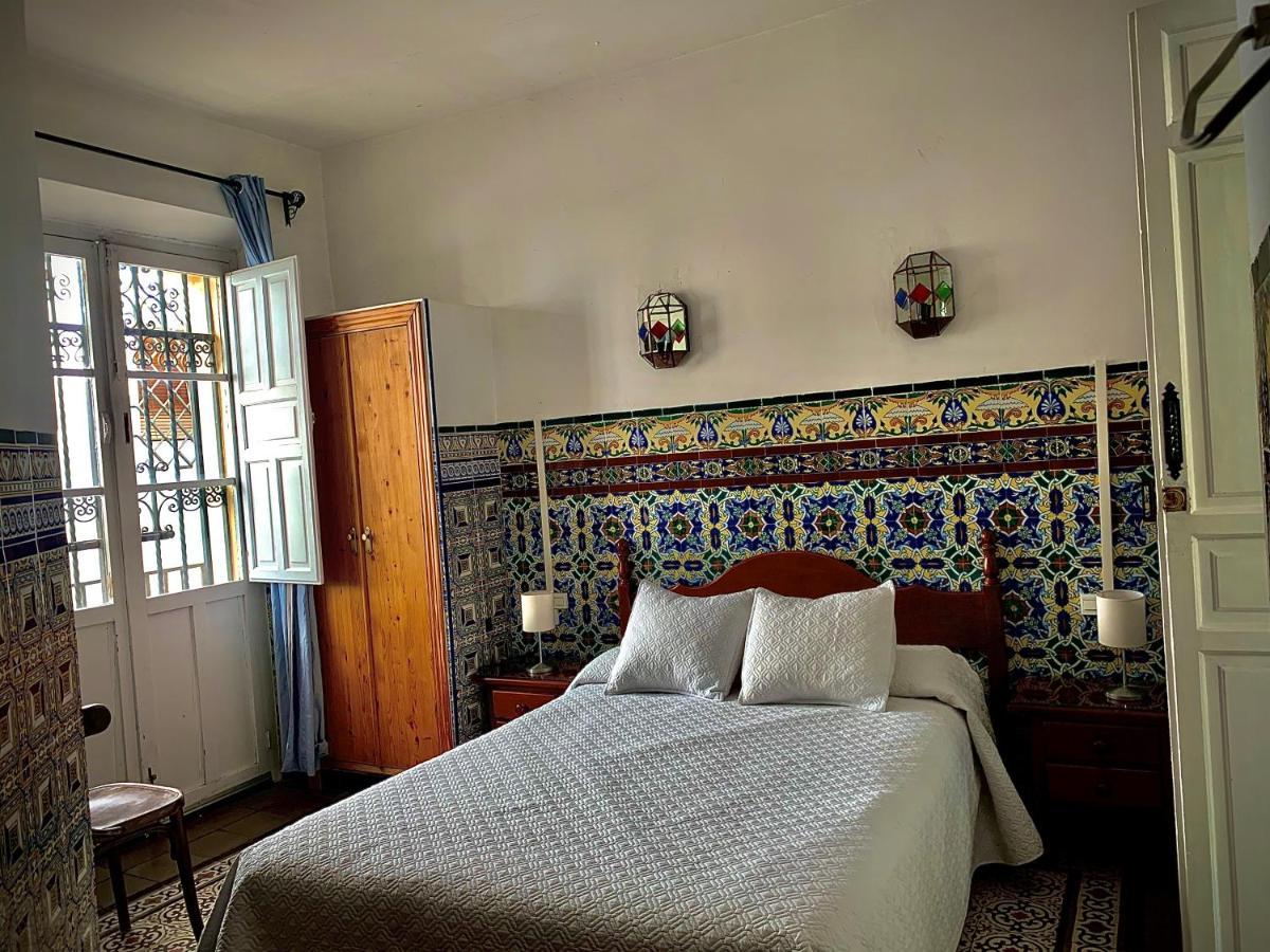 סביליה Hostal Lis מראה חיצוני תמונה