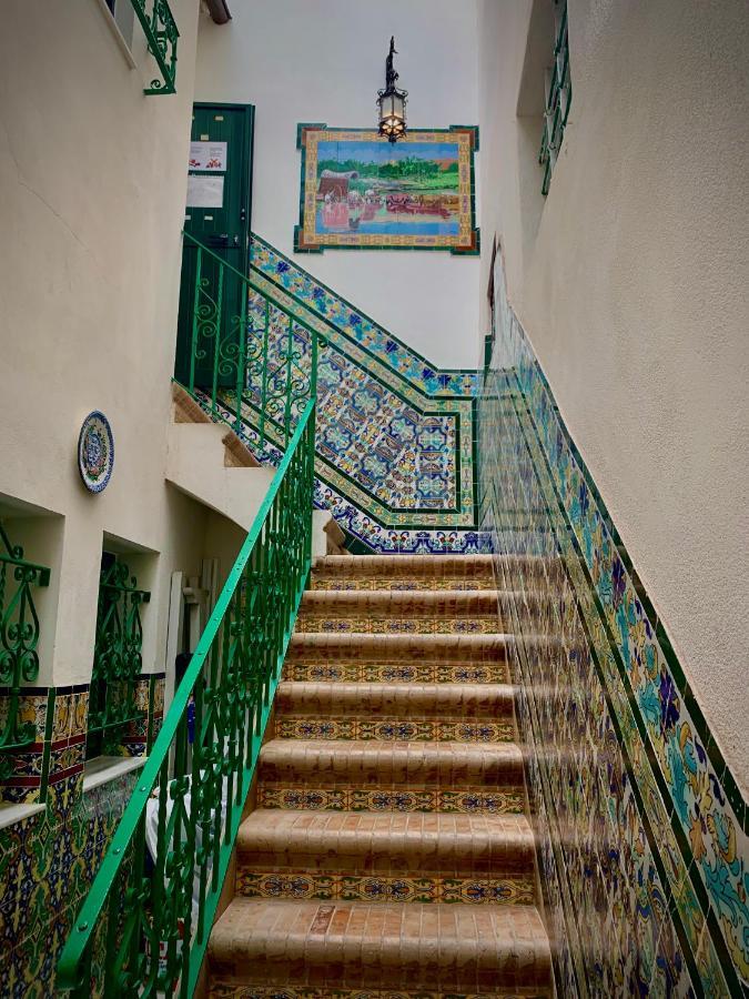 סביליה Hostal Lis מראה חיצוני תמונה